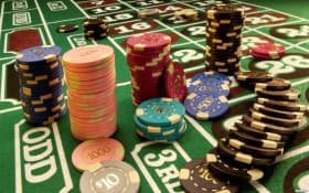 Dealer meja roulette profesional live casino royalhoki777 menawarkan pengalaman bermain interaktif dan transparan